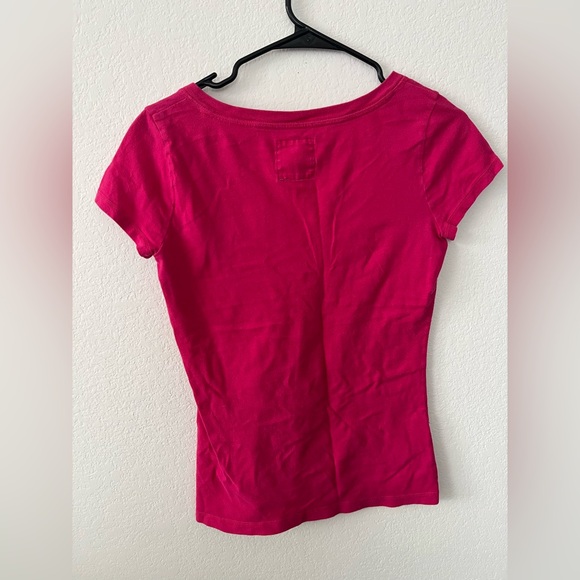 Vintage Hot Pink Hollister V-Neck Tee Size S - Picture 2 of 6
